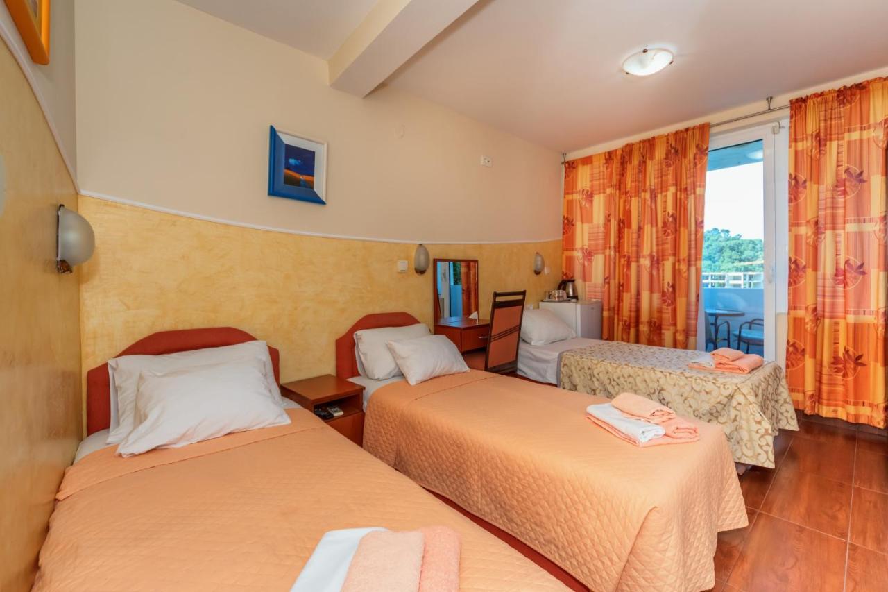 Apartments Pod Lozom With Seaview Petrovac ห้อง รูปภาพ