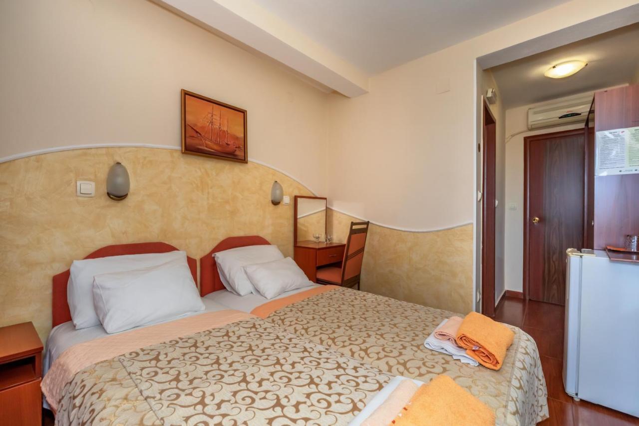 Apartments Pod Lozom With Seaview Petrovac ห้อง รูปภาพ