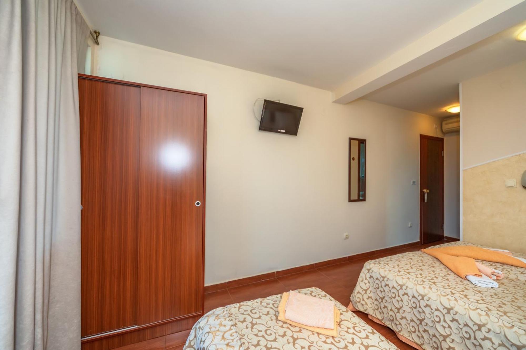 Apartments Pod Lozom With Seaview Petrovac ห้อง รูปภาพ