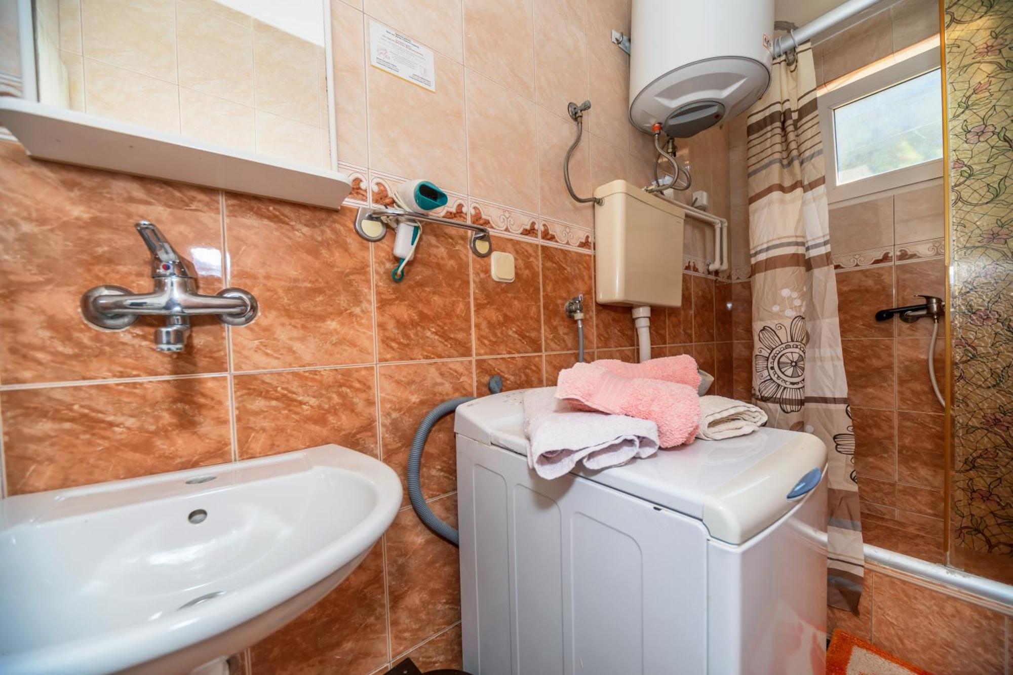 Apartments Pod Lozom With Seaview Petrovac ห้อง รูปภาพ