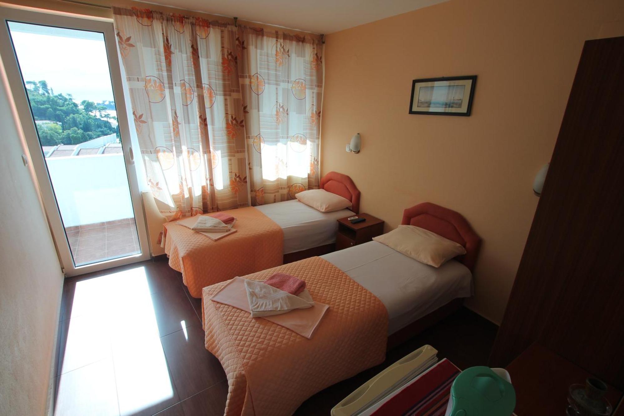Apartments Pod Lozom With Seaview Petrovac ห้อง รูปภาพ